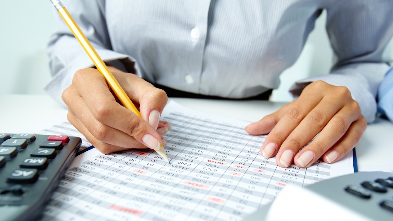 ¿Qué deducciones personales debes declarar al SAT este 2023?