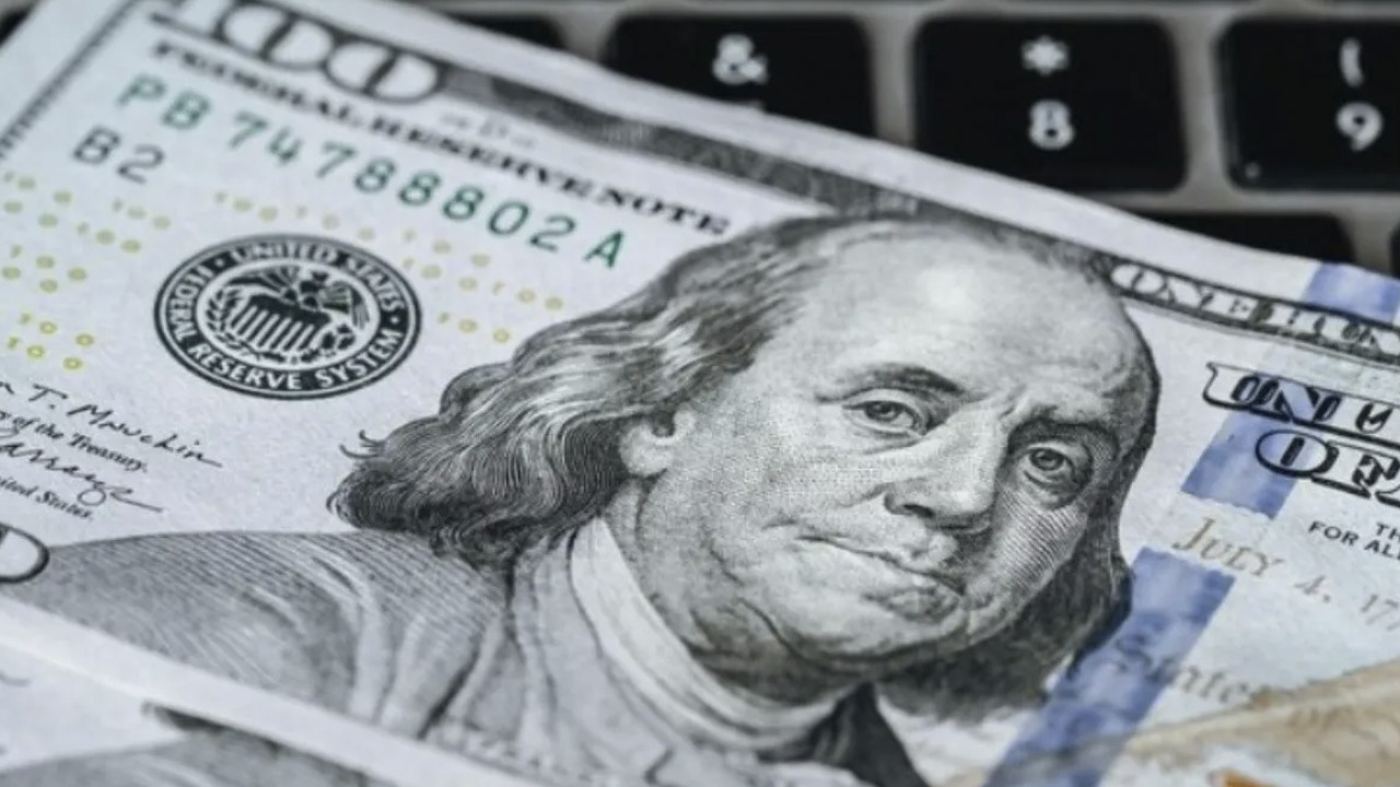 Dólar retrocede ligeramente en su cotización hoy 22 de marzo de 2023 México