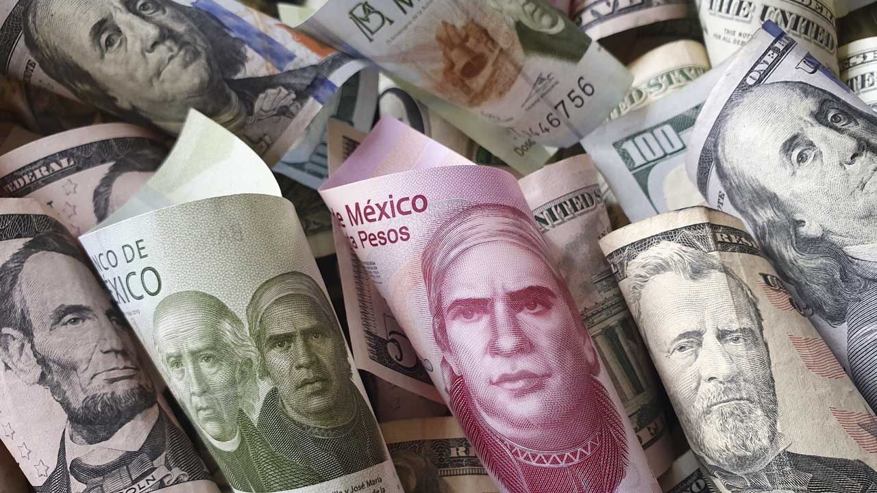 Dólar retrocede un poco en su cotización hoy 20 de abril de 2023 México