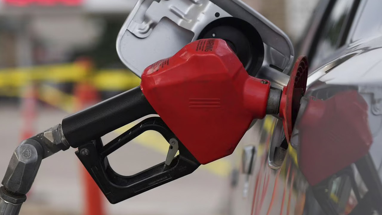 ¿Cuál es el precio de la gasolina y diésel hoy 5 de mayo de 2023 en México?