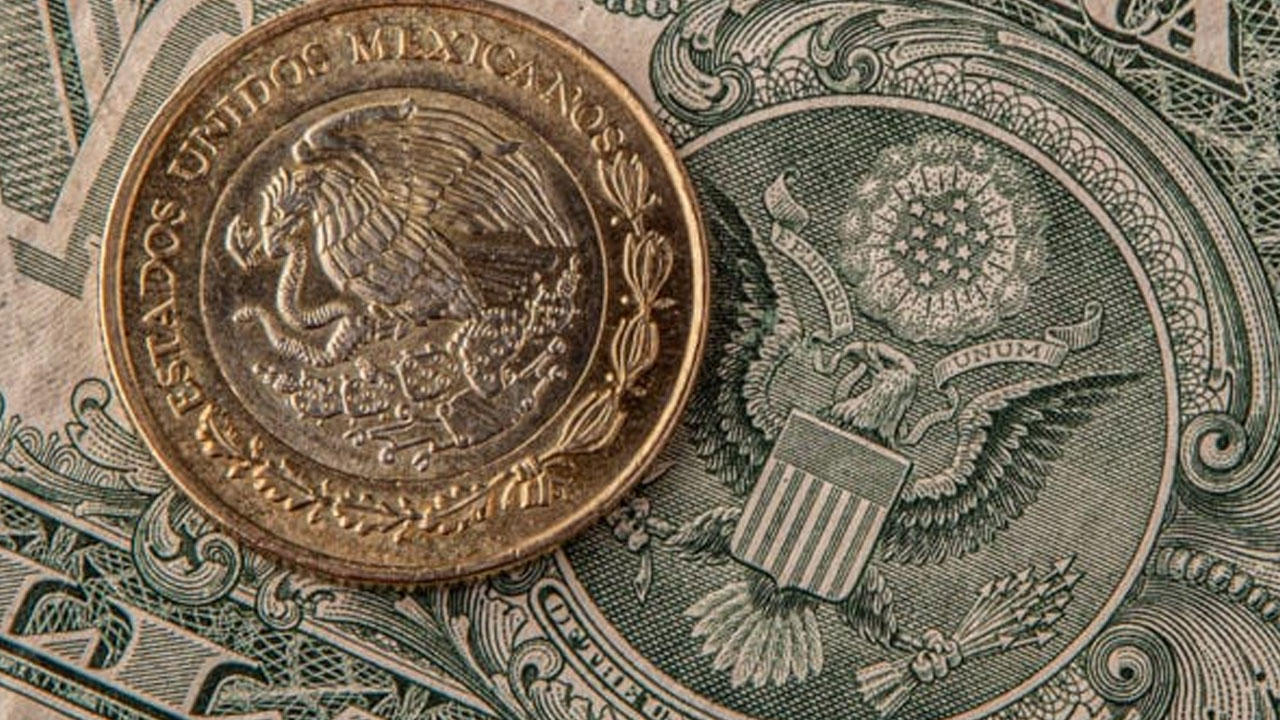 Dólar gana ligeramente en cierre de cotización hoy 11 de mayo de 2023 México