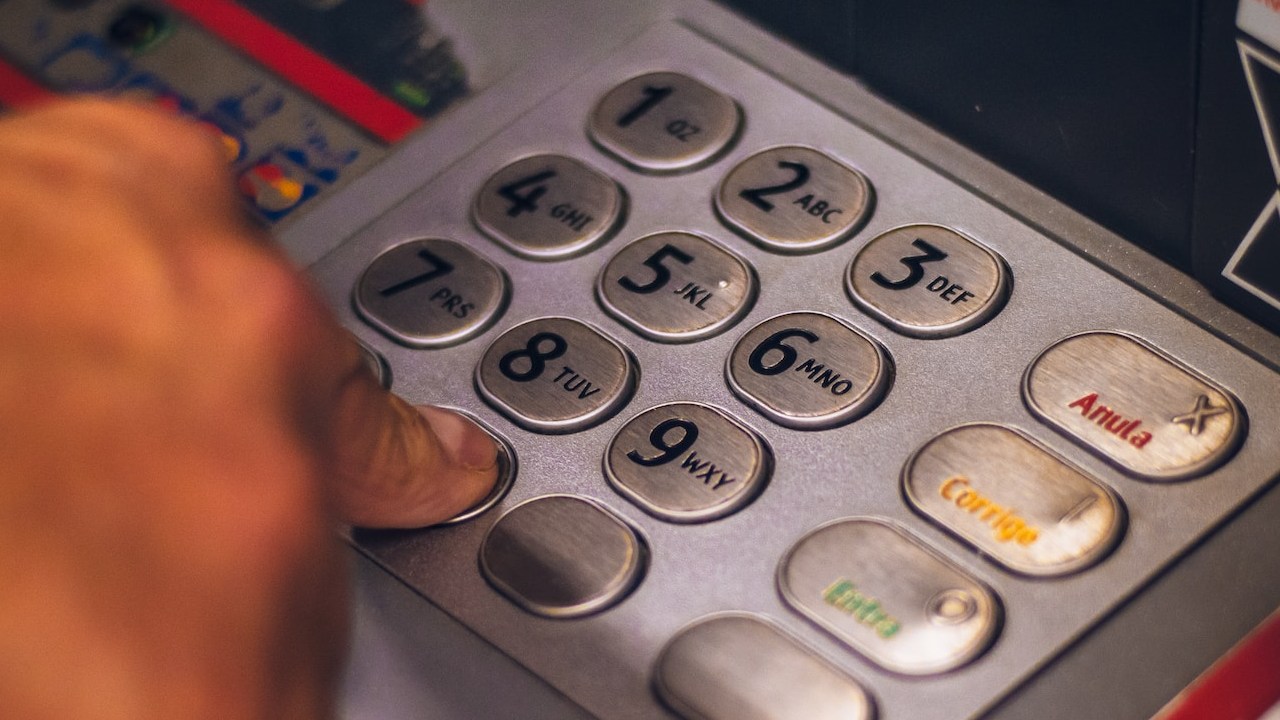 ¿Puedo cancelar una transferencia en la que me equivoqué?