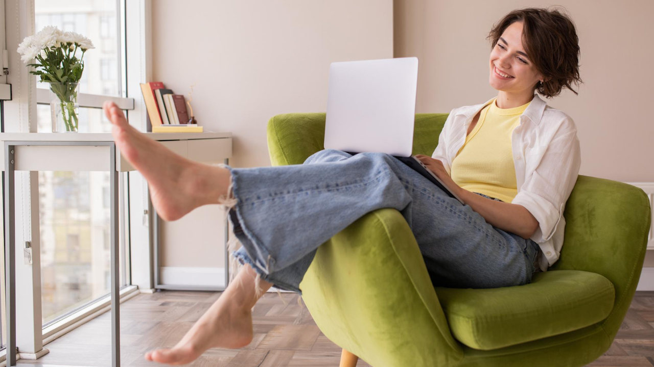 5 empleos en línea que pueden ayudarte a ganar dinero extra