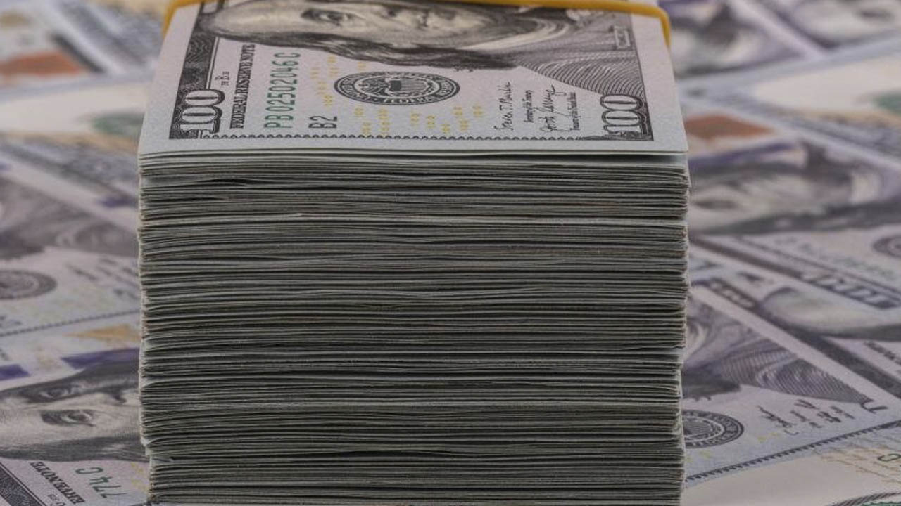 Dólar tropieza al cierre de cotización 1 de junio de 2023 México