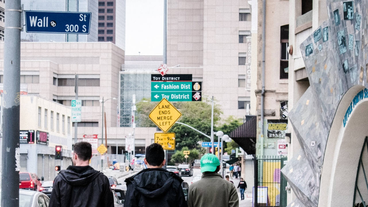 Mercados abren sin cambios tras su mejor semana desde marzo