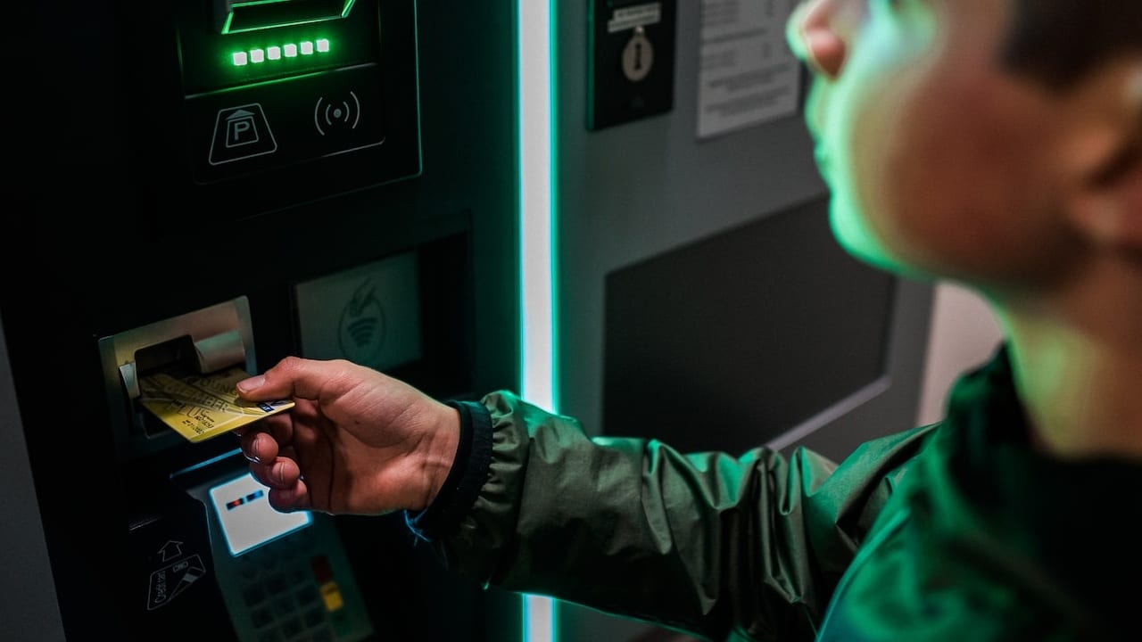 ¿Cómo proteger tu tarjeta en los cajeros automáticos?