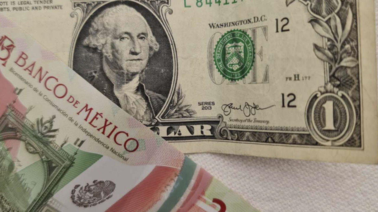 Dólar retrocede ante el peso en cierre de cotización hoy 21 de junio de 2023 México