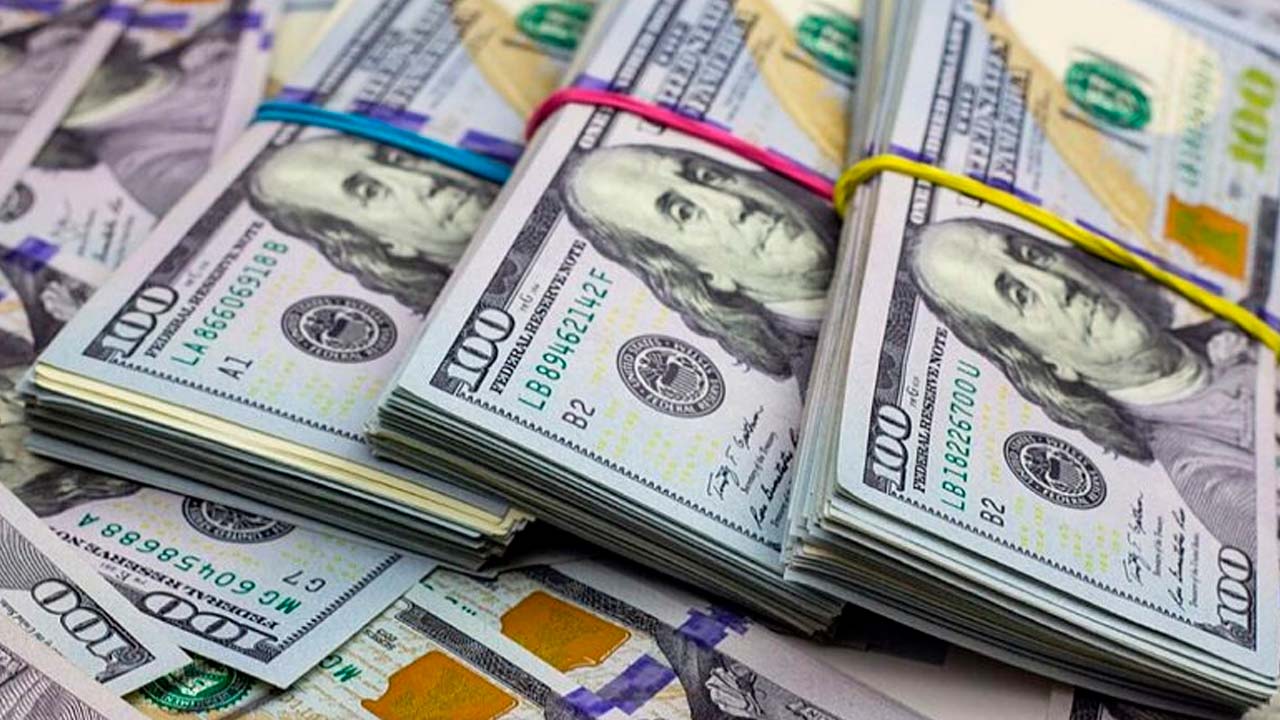 Dólar tropieza al cierre de cotización 5 de junio de 2023 México