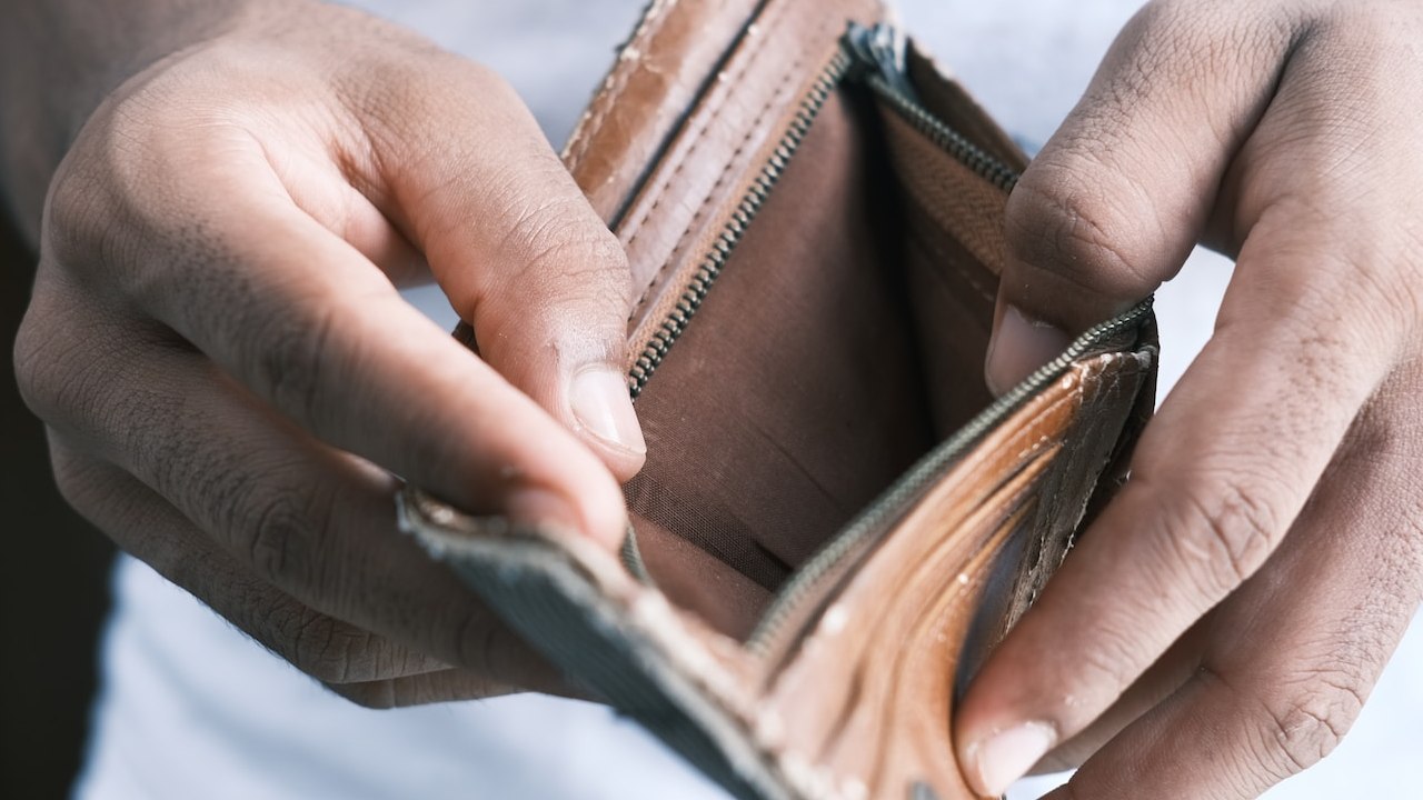 ¿Cuáles deudas pueden manchar tu historial crediticio?