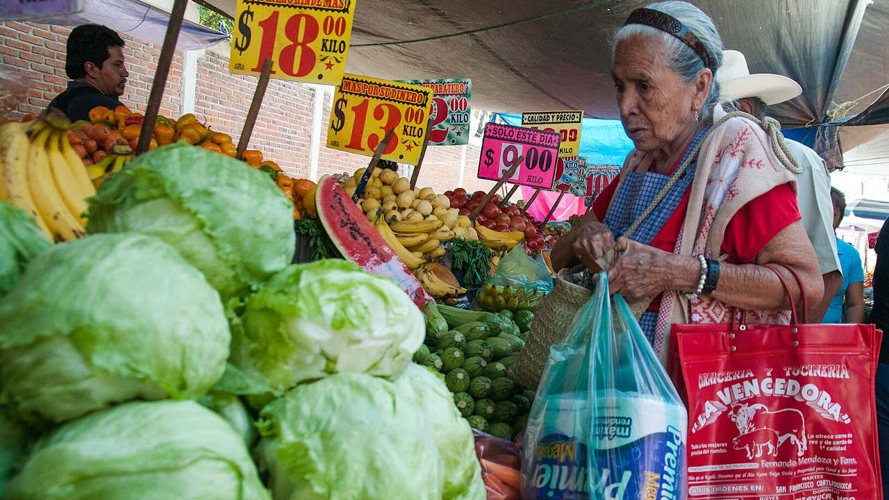 ¿Por qué si la inflación está bajando no noto menores precios al surtir mi despensa?