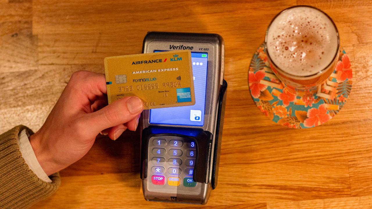 ¿Es conveniente agotar el límite de mi tarjeta de crédito?