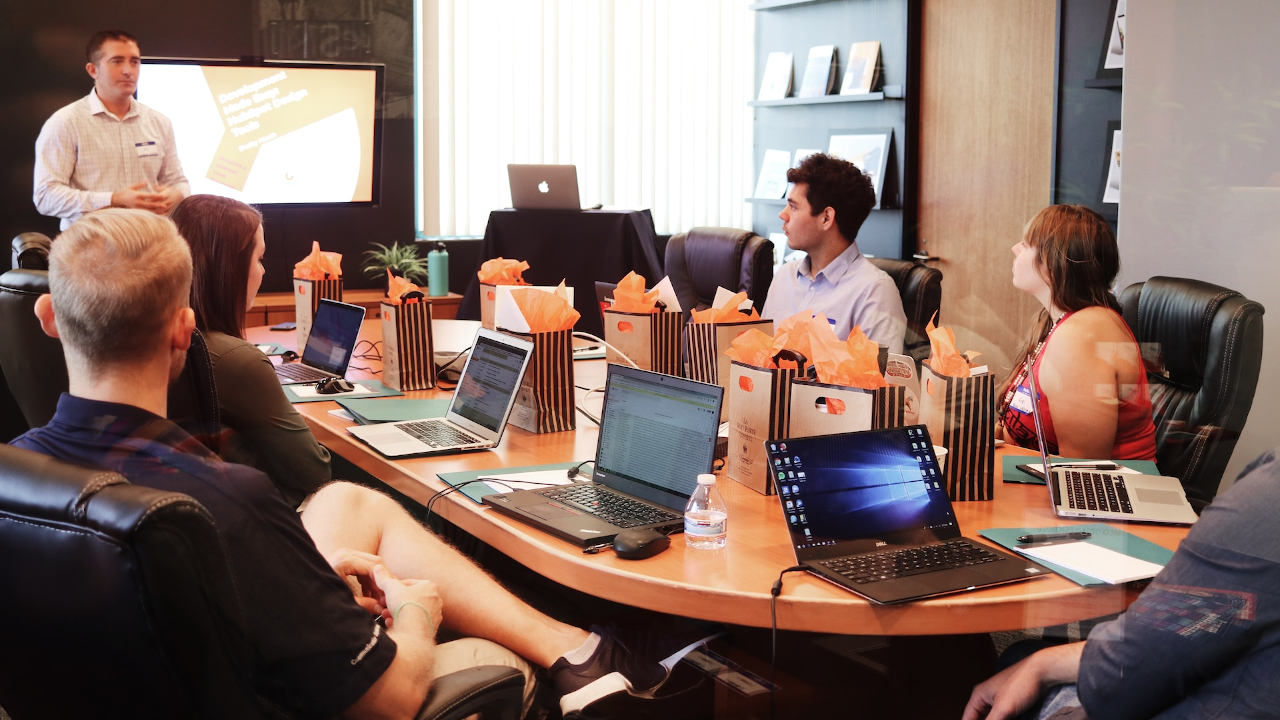 5 claves para mejorar la relación entre empresas y empleados