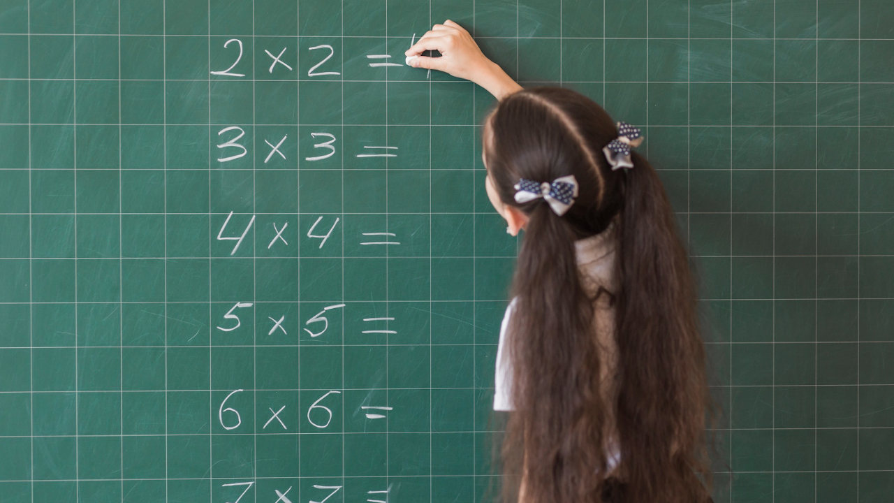 Niños que ayer no aprendieron matemáticas, hoy manejan mal sus deudas