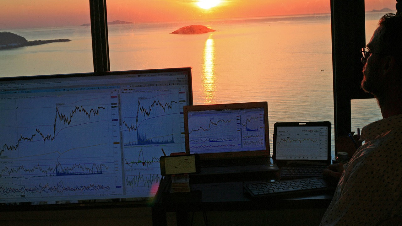 S&P 500 avanza 0.41%: mercados esperan minutas de la Fed