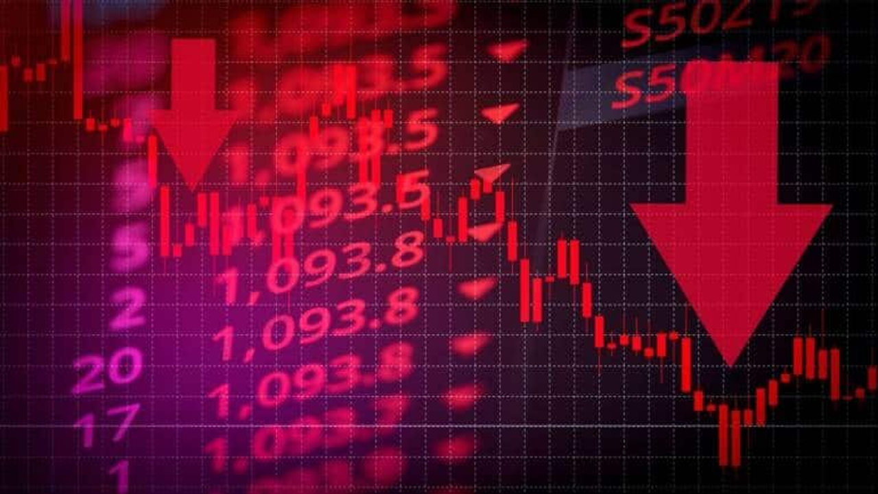 S&P 500 cae 2.2% en la semana tras recorte a calificación crediticia de EEUU