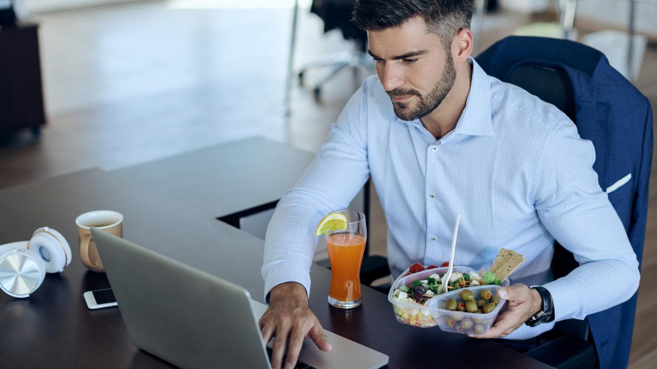 Trabajo: ¿Qué hacer cuando no respetan tu hora de comida?