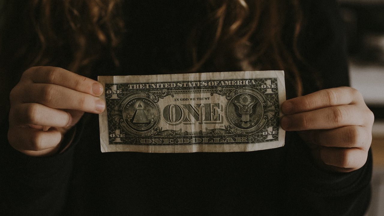 ¿El SAT puede quitar impuestos por propinas? Entérate