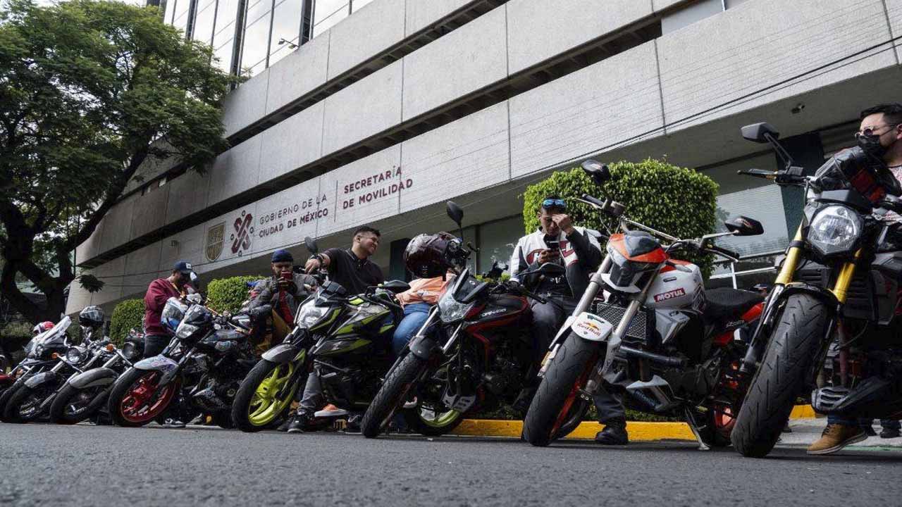 CDMX lanza 50% de descuento en trámite de placas de motos