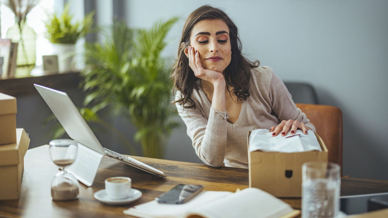 ¿Cuánto gana una vendedora de catálogo Andrea?