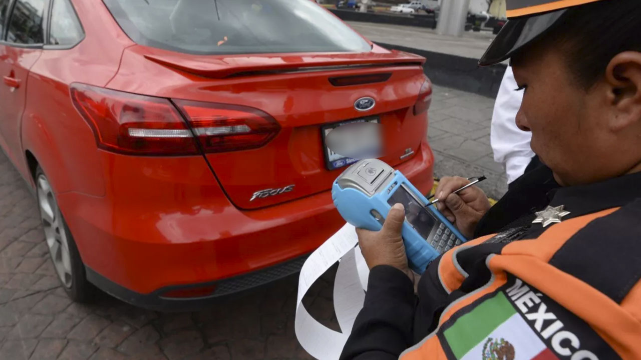 ¿Me pueden meter al corralón si no verifico mi auto?