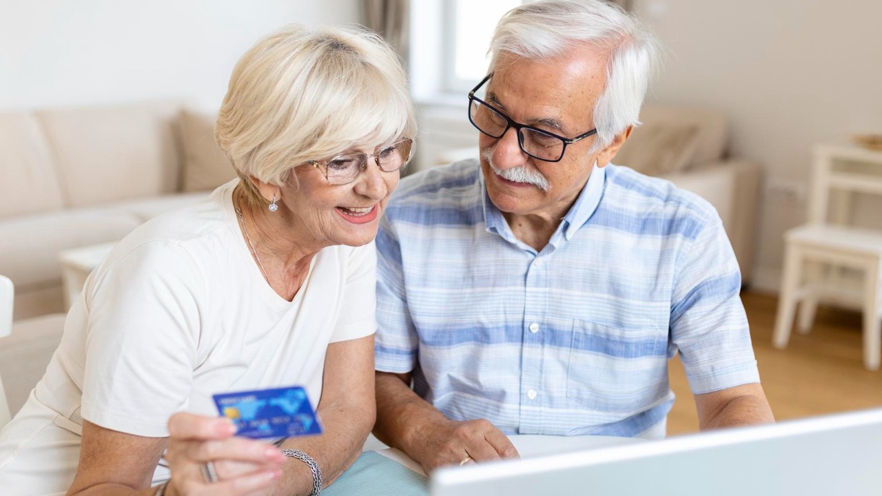 Pensión IMSS: ¿En octubre habrá pago extra para jubilados?