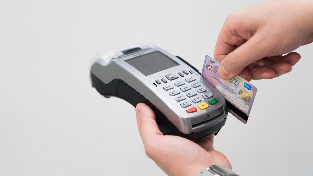 ¿Cómo evitar que clonen tu tarjeta bancaria? Entérate