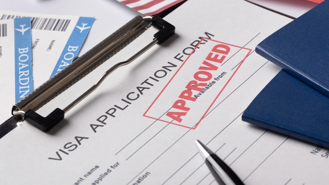 Esta cantidad de dinero necesitas en el banco para que tu visa sea aprobada