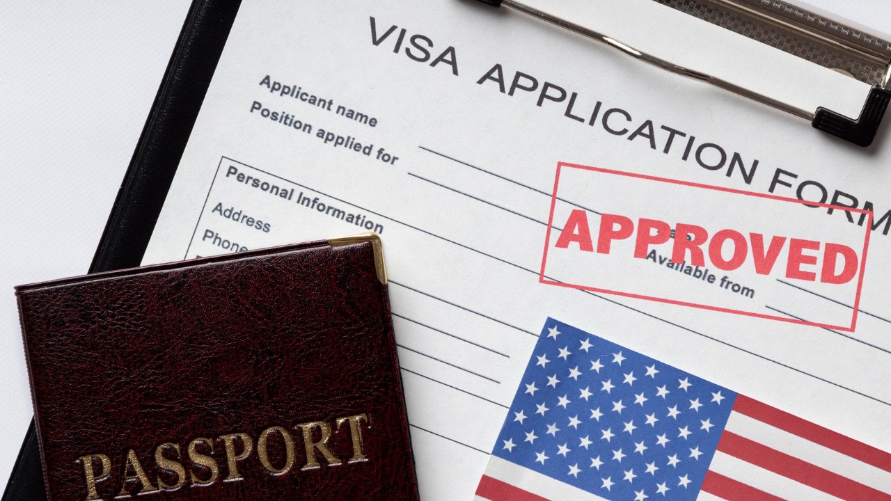 ¿Quieres sacar tu visa americana en tres semanas? Esto debes hacer