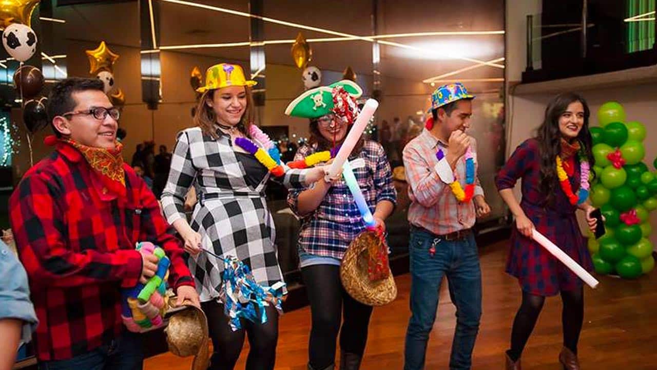 Evita los excesos en tu fiesta de navidad