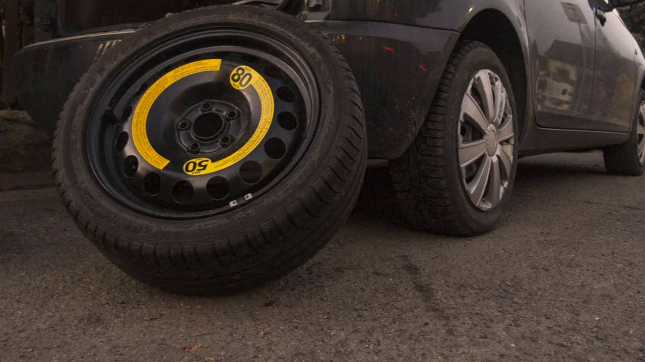 Aplican multas por llanta de refacción