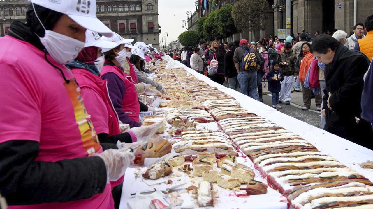 Mega Rosca de Reyes CDMX 2024: ¿A qué hora la parten?