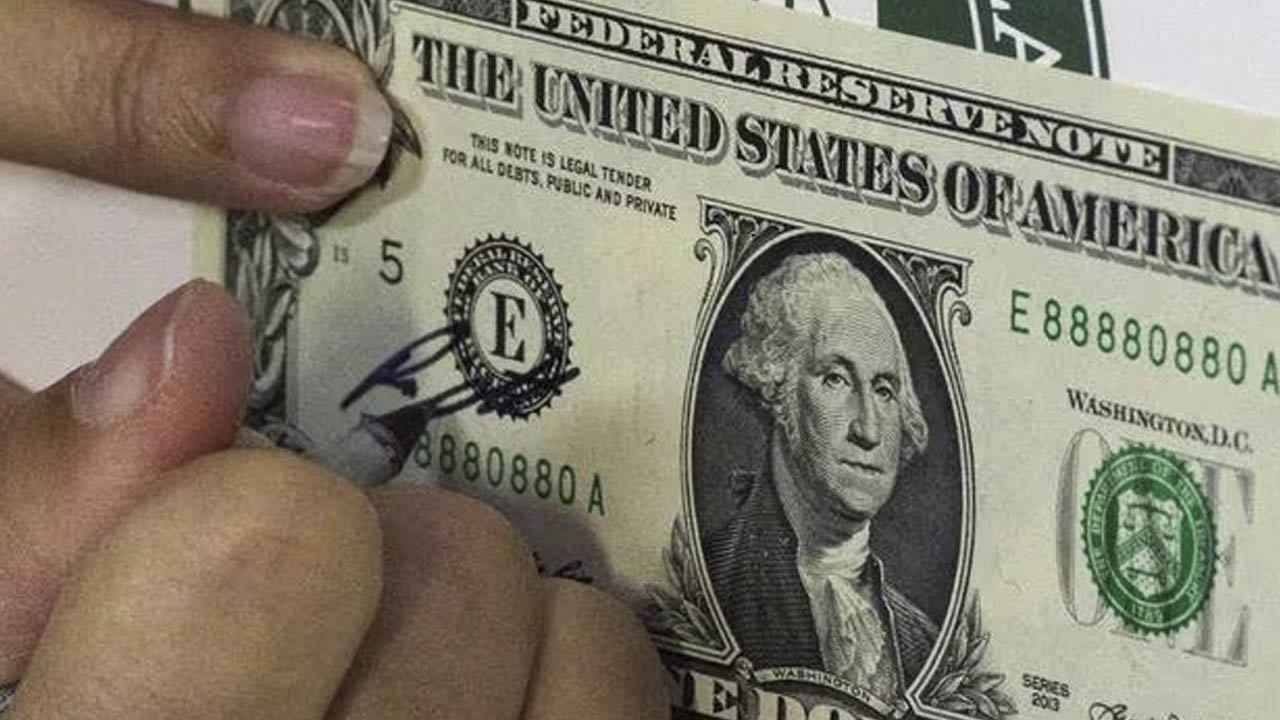 Billete de 1 dólar se vende en 80 mil pesos en internet