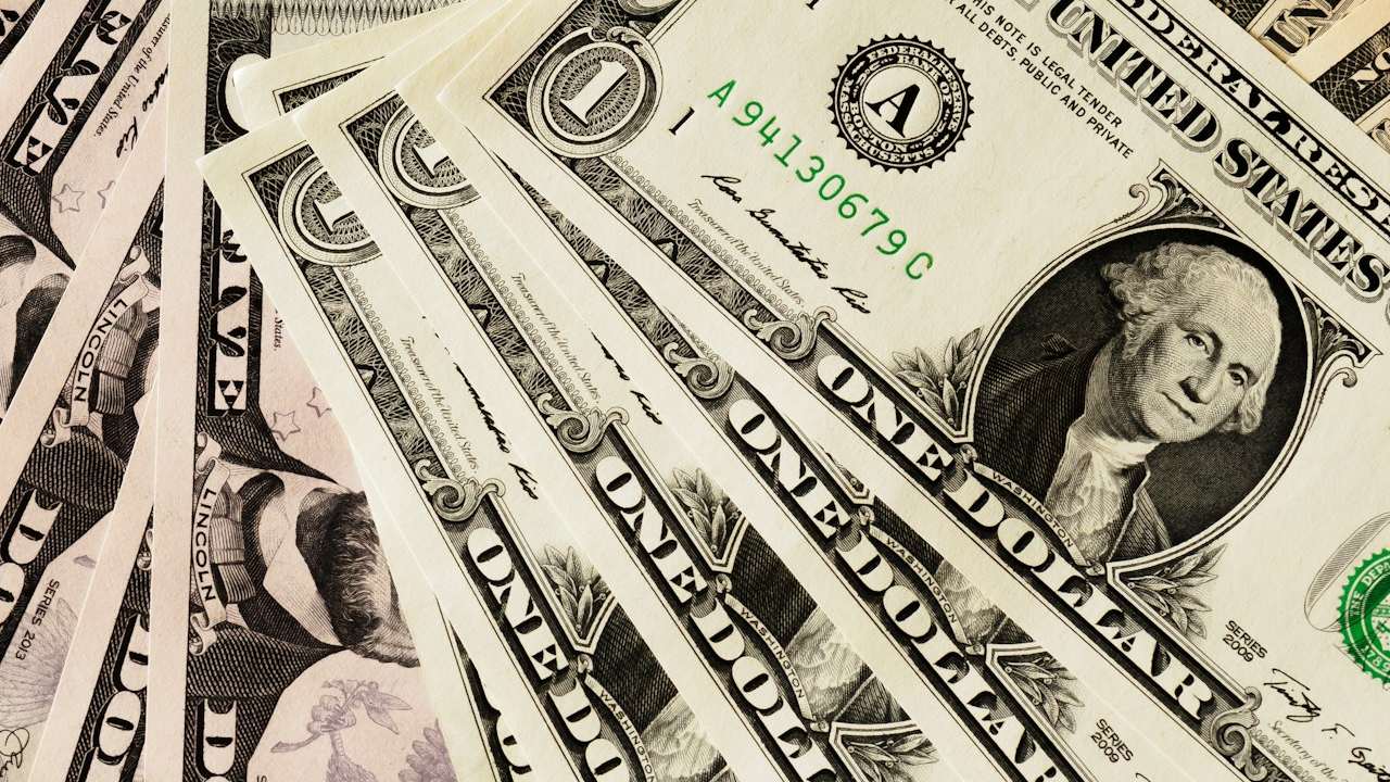 Descubre Cuál es el Precio del Dólar Hoy 8 de Febrero