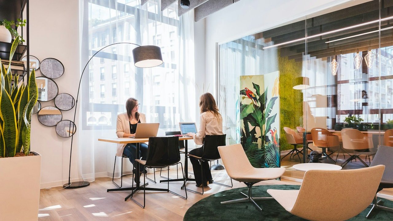 ¿Cuáles son las prestaciones de ley básicas que debes recibir en un trabajo?