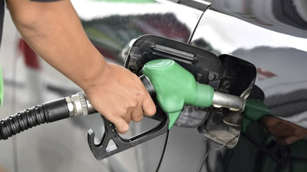 SHCP eleva ligeramente apoyos fiscales a gasolinas esta semana