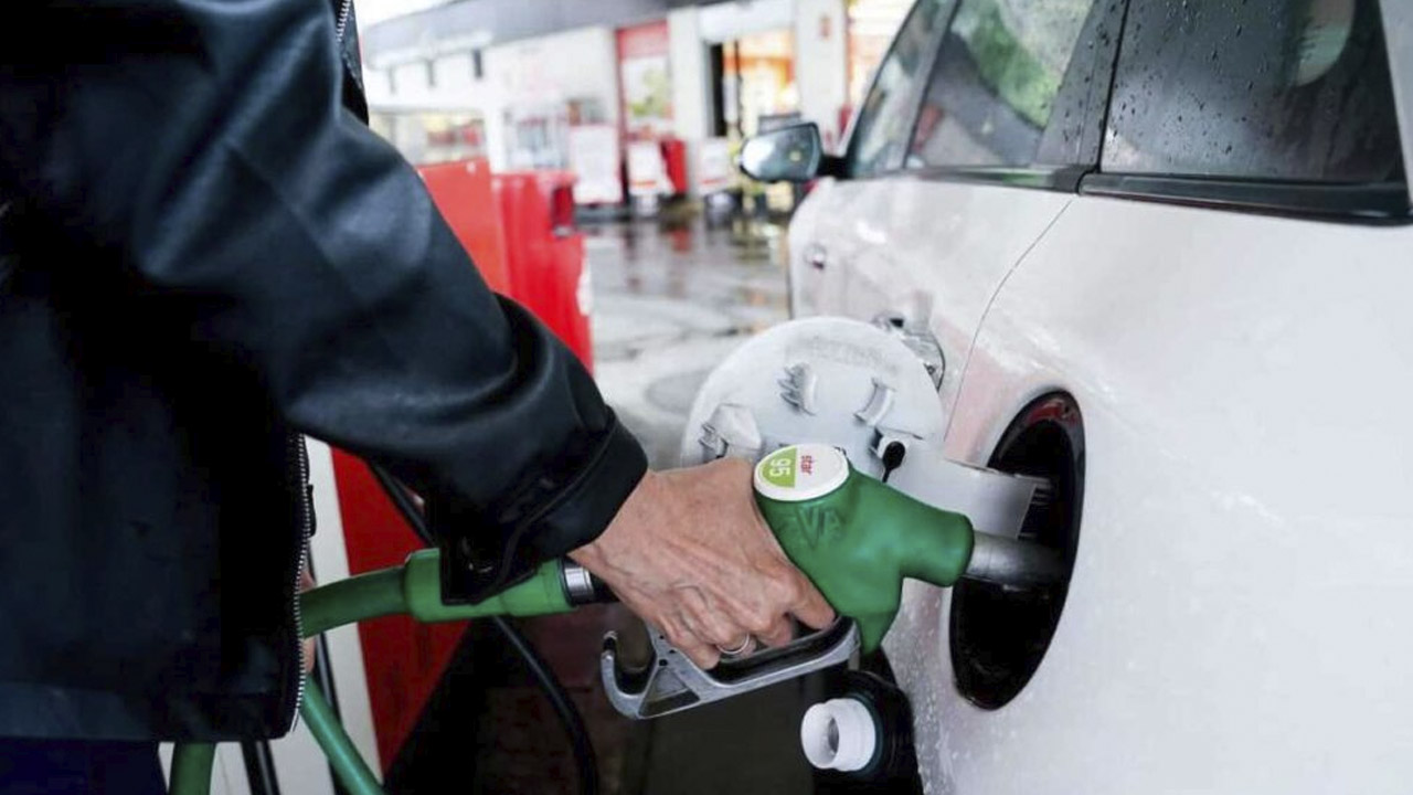 SHCP ajusta apoyos a gasolinas