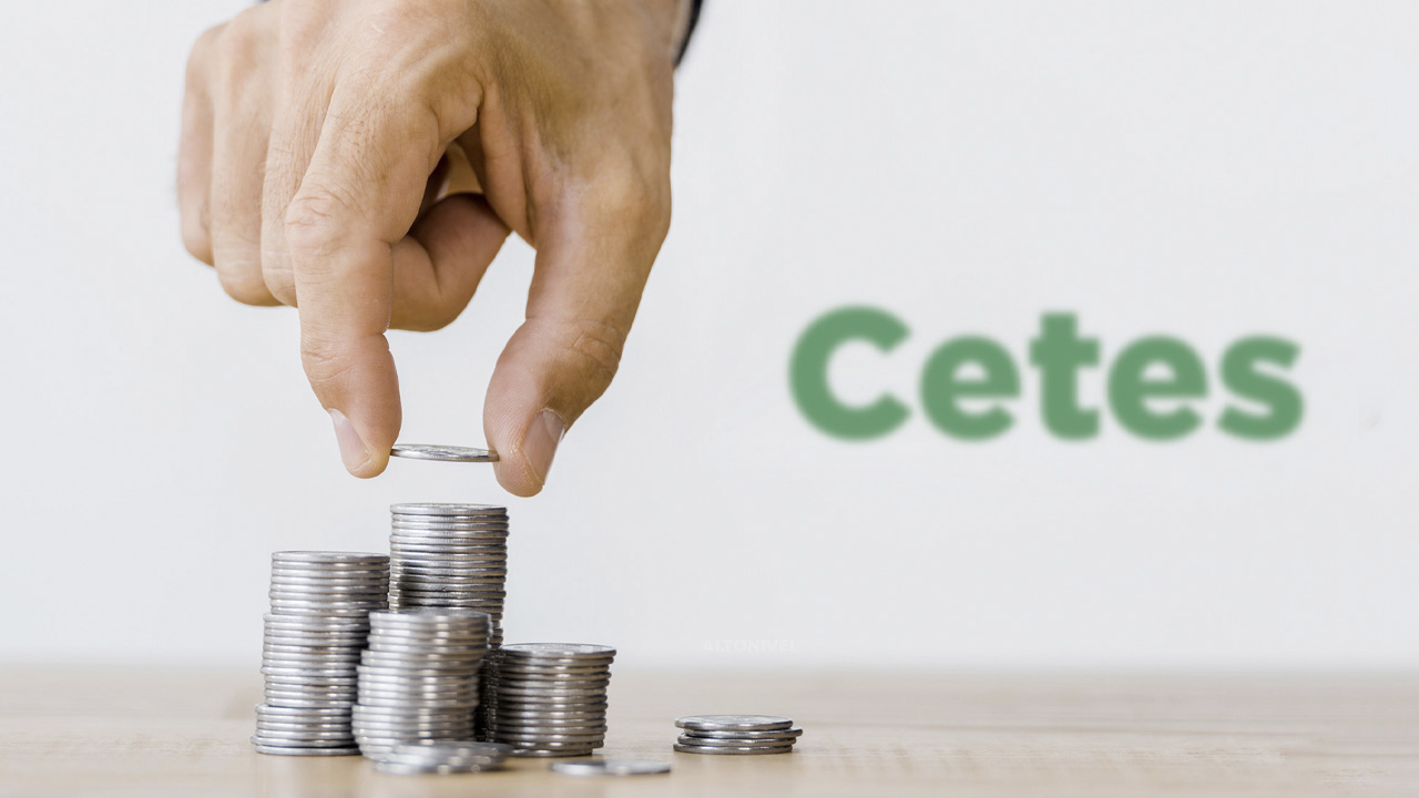 ¿Si invierto en CETES debo declarar impuestos al SAT?